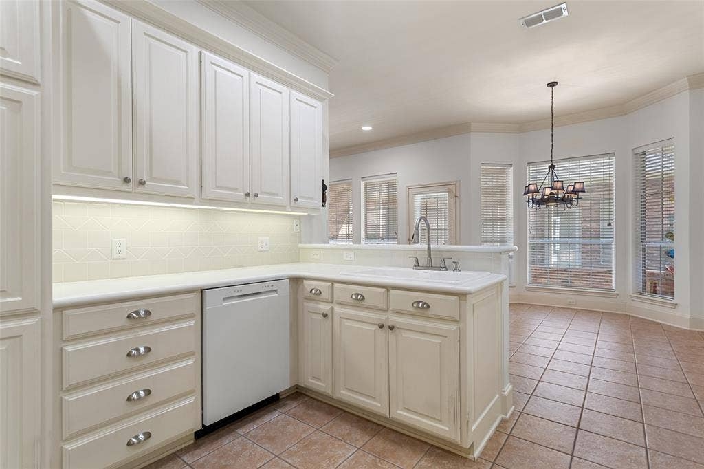 2306 Homestead Lane, Tyler, TX 75701 2306 Homestead Lane, Tyler, TX 75701
