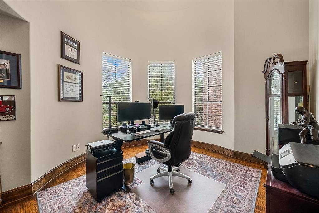 11150 Sugar Mill Lane, Frisco, TX 75033 mid-level office on it's on level