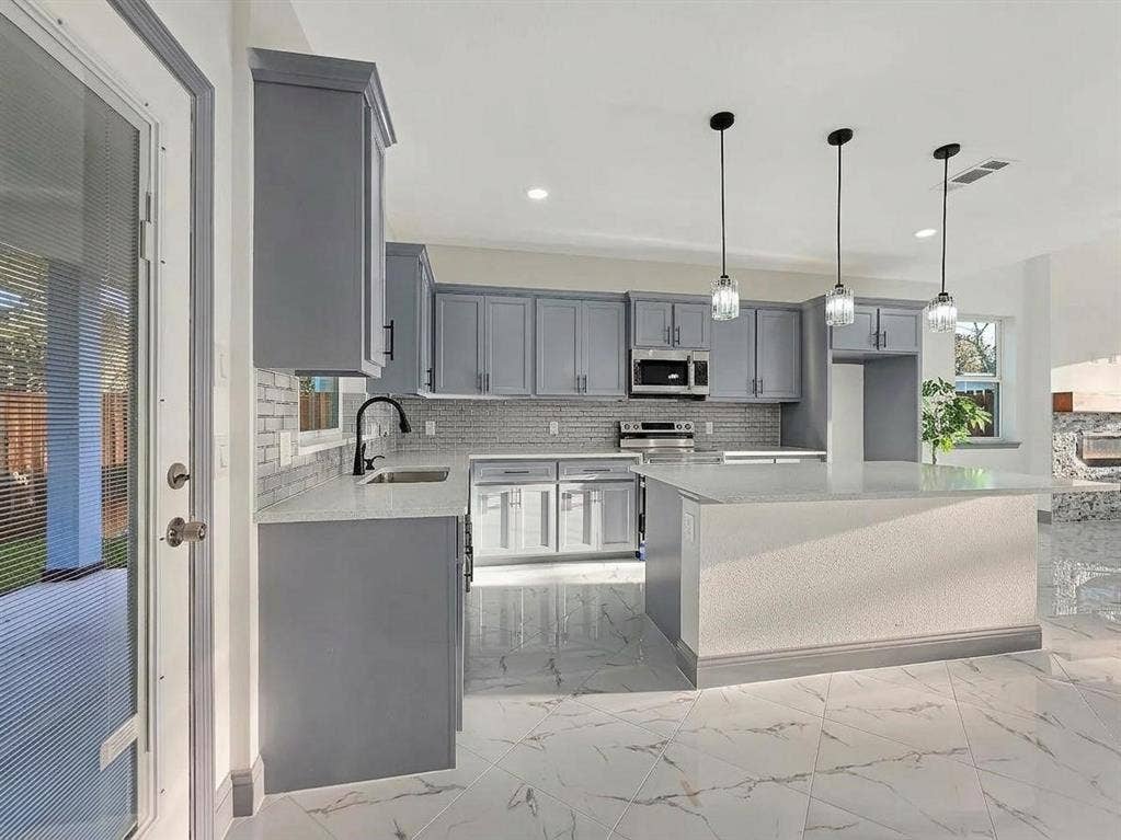 6108 Chickasaw Drive, Mabank, TX 75156 6108 Chickasaw Drive, Mabank, TX 75156
