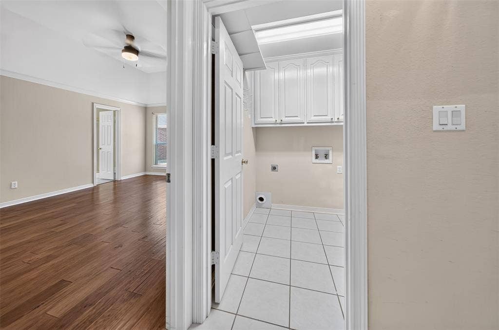 202 Northcreek Drive, Chandler, TX 75758 View showing the proxity of the Laundry area off of the Large Bedroom with Private Bath Area.