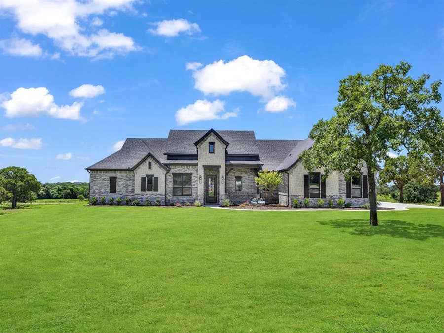 Property photo for 148 Daggett Drive, Decatur, TX