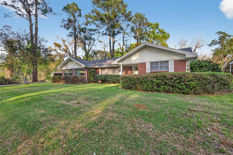 Property photo for 522 Lee Street, Mansfield, LA