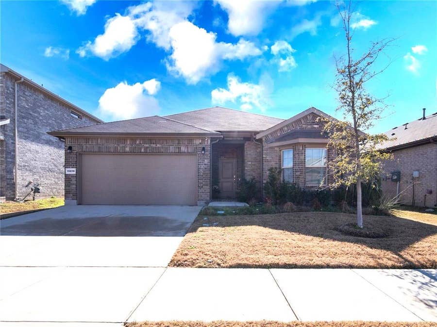 Property photo for 15816 Farringdon Street, Fort Worth, TX