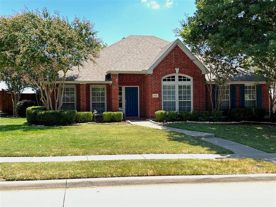 Property photo for 10700 Briar Brook Lane, Frisco, TX