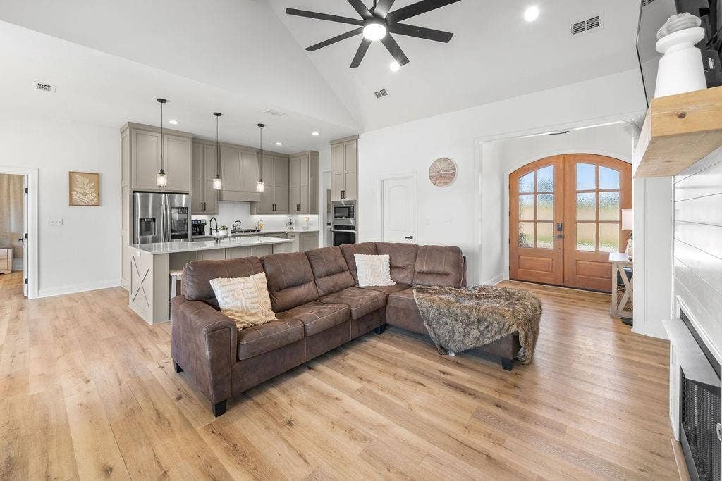 23888 County Road 2110, Troup, TX 75789