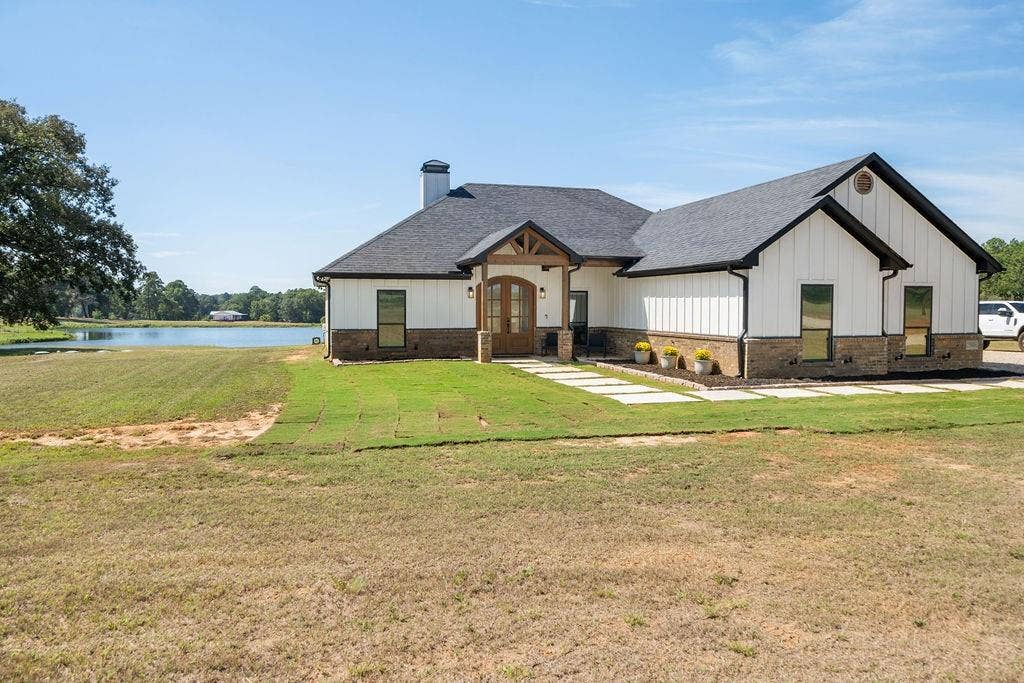 23888 County Road 2110, Troup, TX 75789