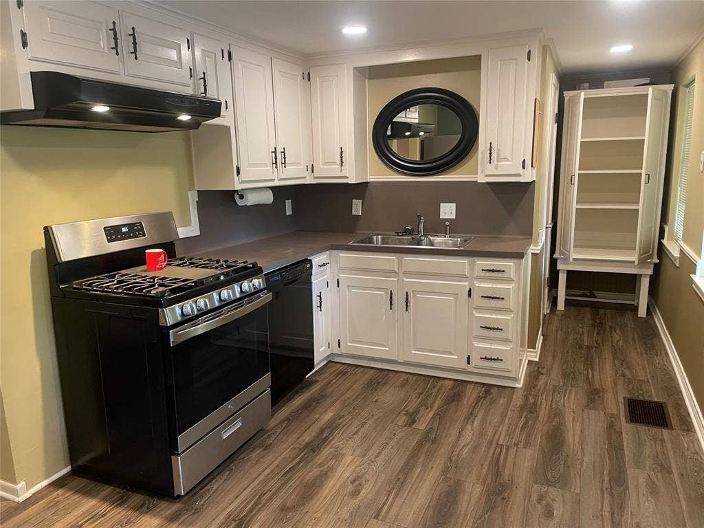 1403 S Donnybrook Avenue, Tyler, TX 75701 1403 S Donnybrook Avenue, Tyler, TX 75701