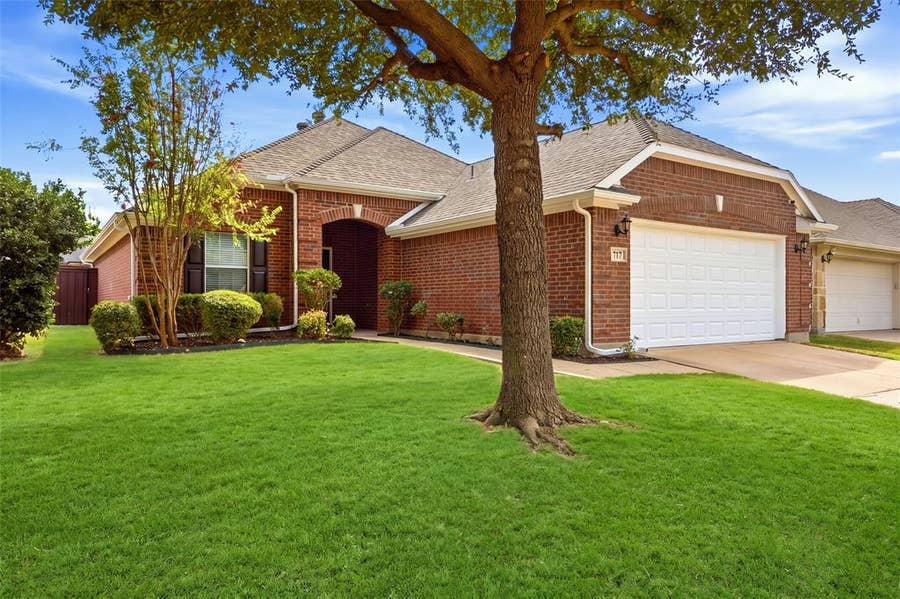 Property photo for 717 Creekside Drive, Little Elm, TX