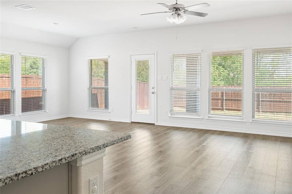 830 Creekview Lane, Lavon, TX 75166 so much light