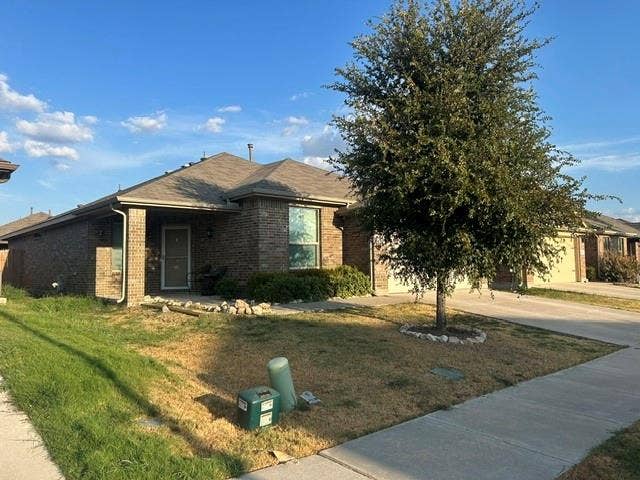 Property photo for 6924 Helm Lane, Fort Worth, TX
