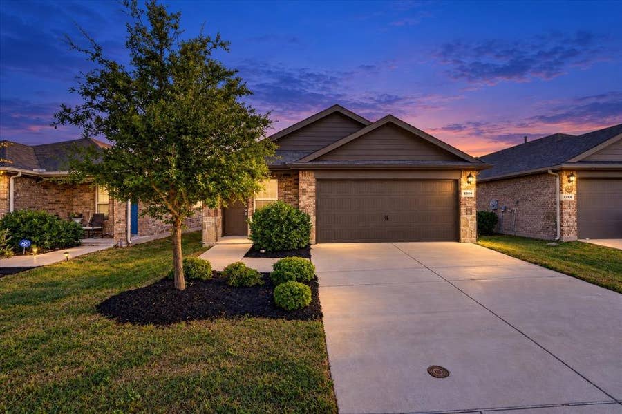 Property photo for 2306 Moonglade Lane, Crandall, TX