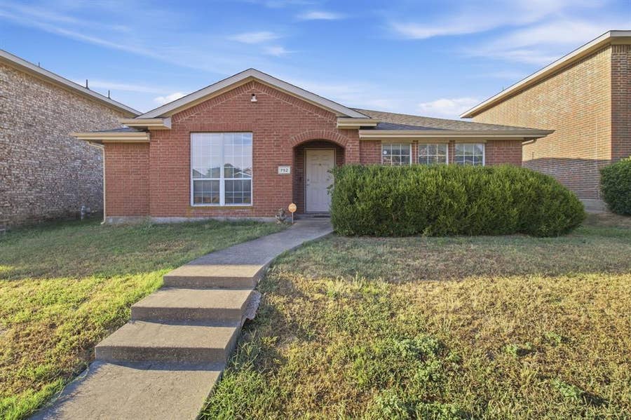 Property photo for 752 Eldorado Drive, DeSoto, TX