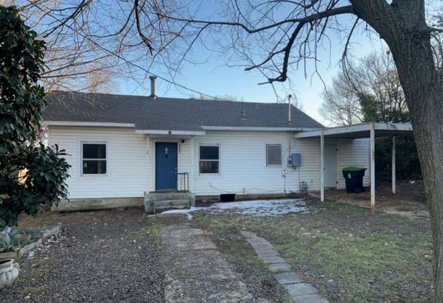 Property photo for 307 W Main Street, Pilot Point, TX