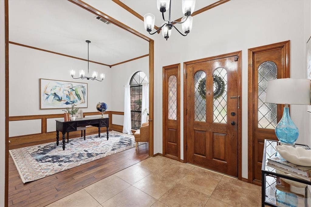 1516 Glastonbury Drive, Plano, TX 75075 bright and entry way
