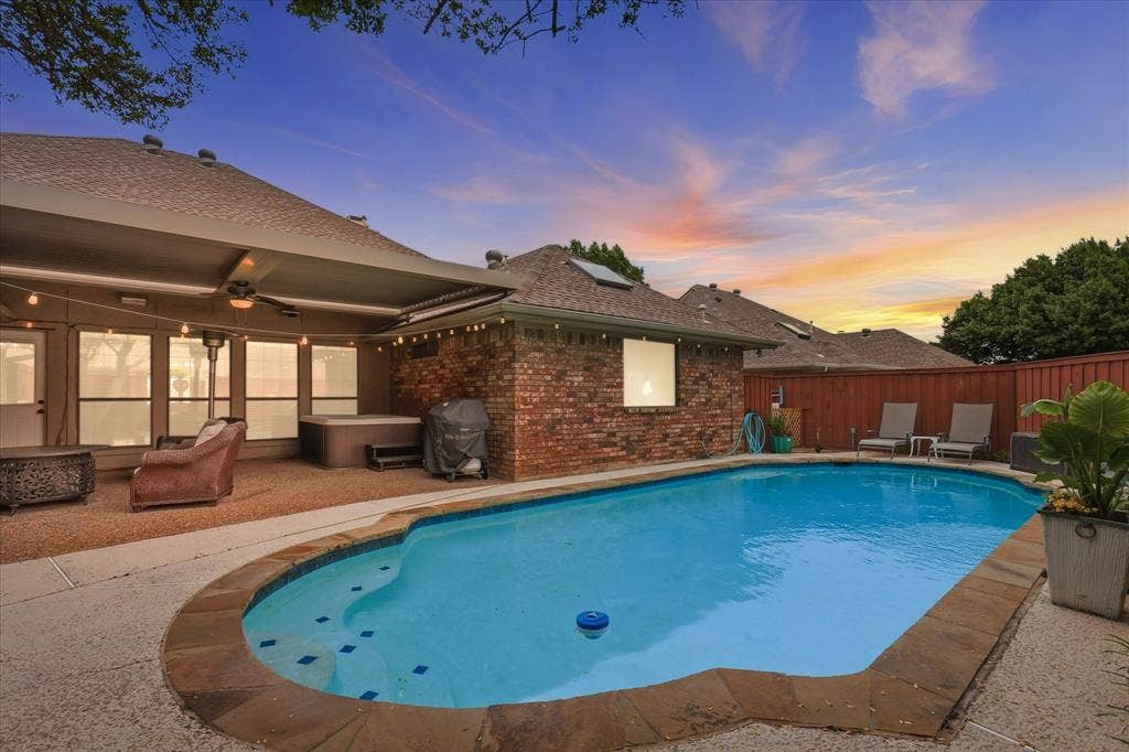 1516 Glastonbury Drive, Plano, TX 75075 1516 Glastonbury Drive, Plano, TX 75075