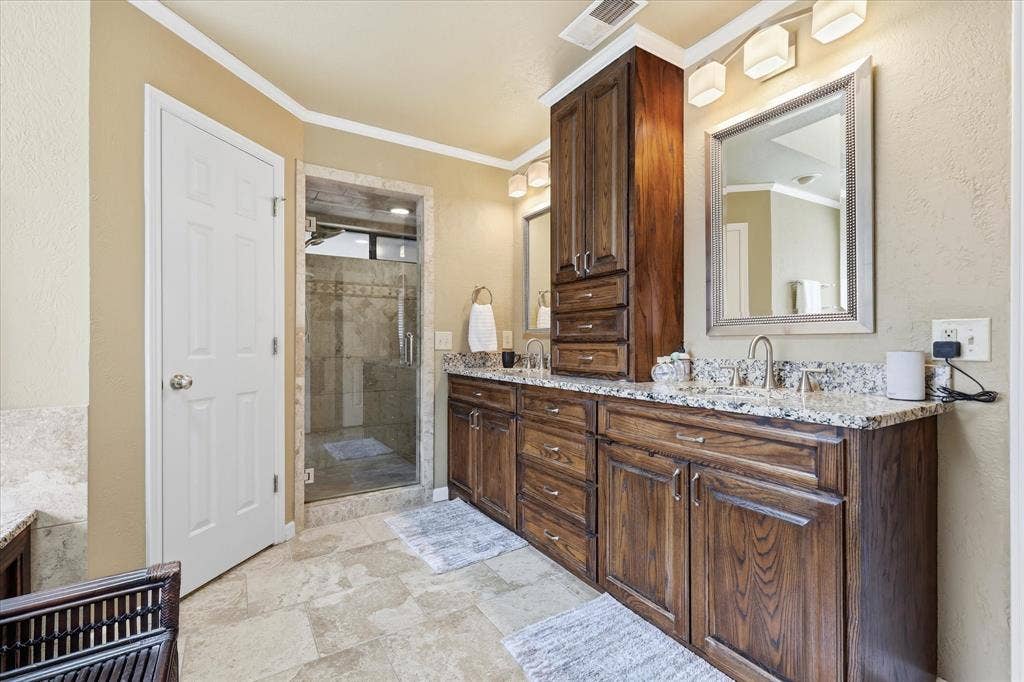 1516 Glastonbury Drive, Plano, TX 75075 1516 Glastonbury Drive, Plano, TX 75075