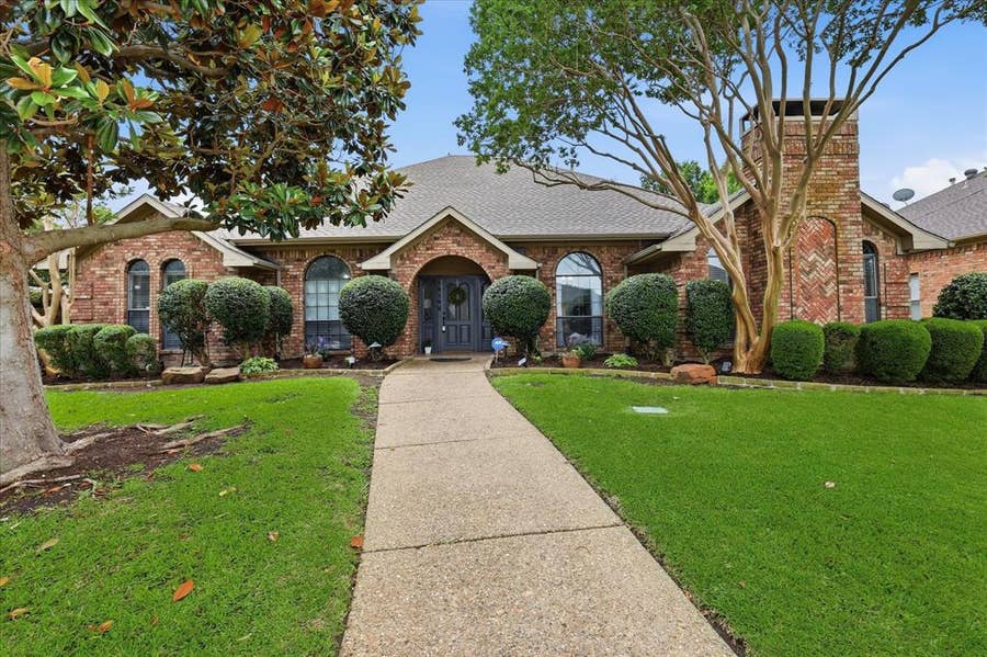 Property photo for 1516 Glastonbury Drive, Plano, TX