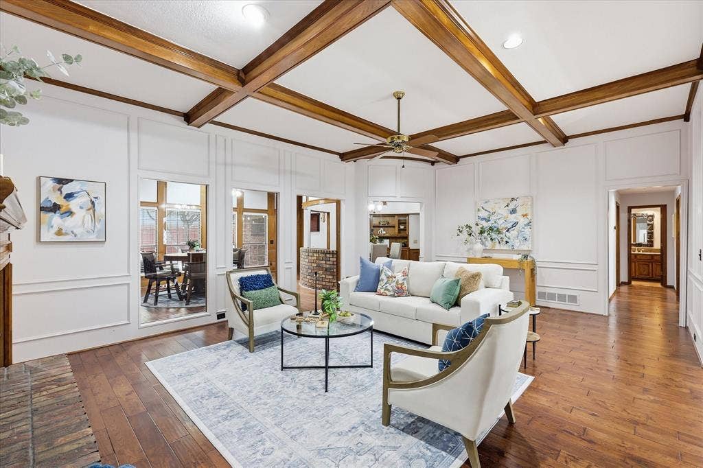 1516 Glastonbury Drive, Plano, TX 75075 Large room with great details