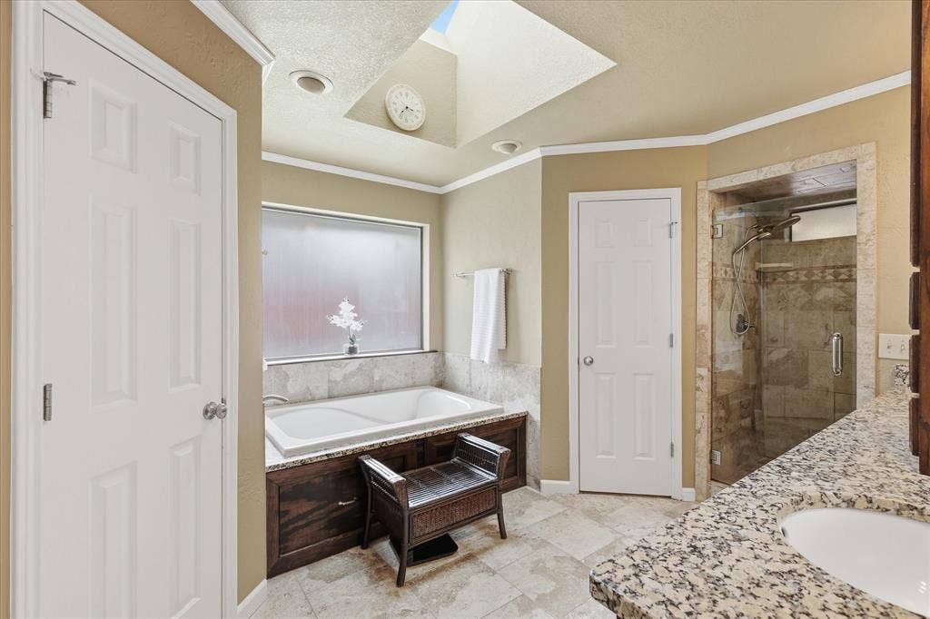 1516 Glastonbury Drive, Plano, TX 75075 1516 Glastonbury Drive, Plano, TX 75075