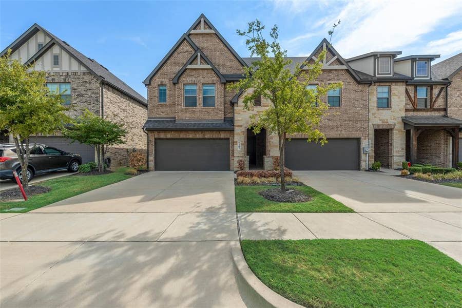 Property photo for 5407 Winged Foot Drive, Arlington, TX