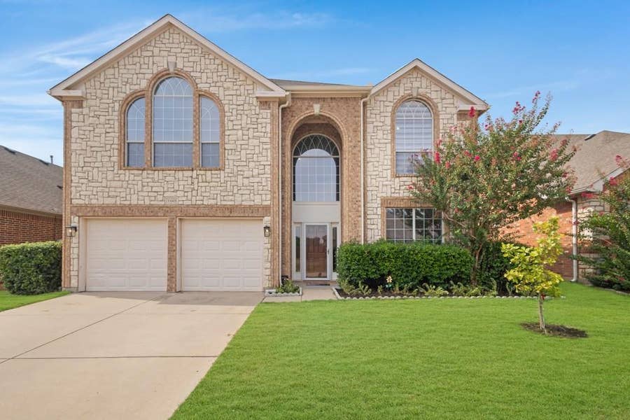 Property photo for 15805 Mirasol Drive, Fort Worth, TX