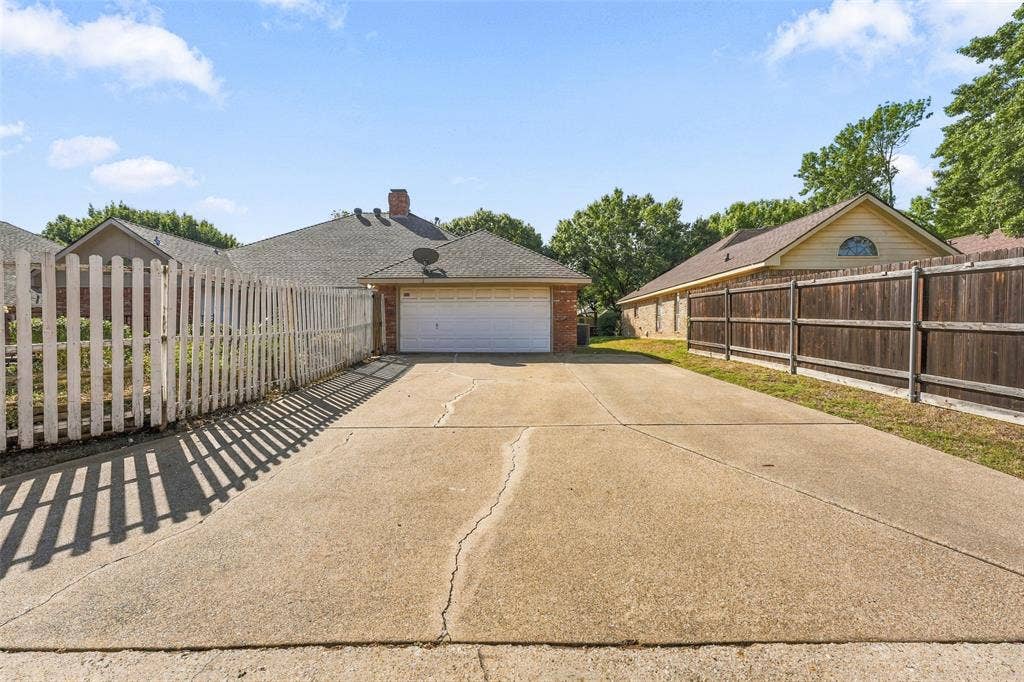 1525 Nettleton Drive, DeSoto, TX 75115 1525 Nettleton Drive, DeSoto, TX 75115