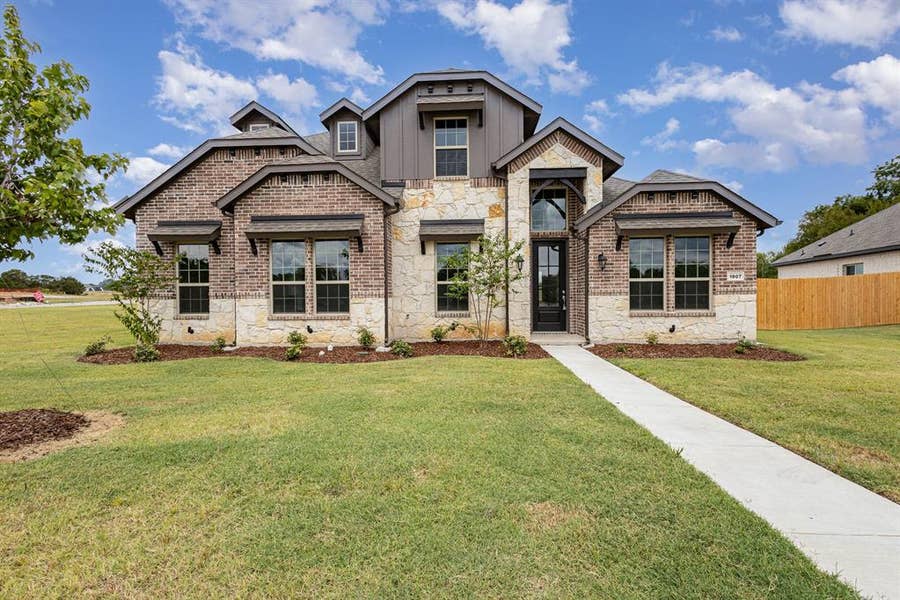 Property photo for 1807 Osage Court, DeSoto, TX