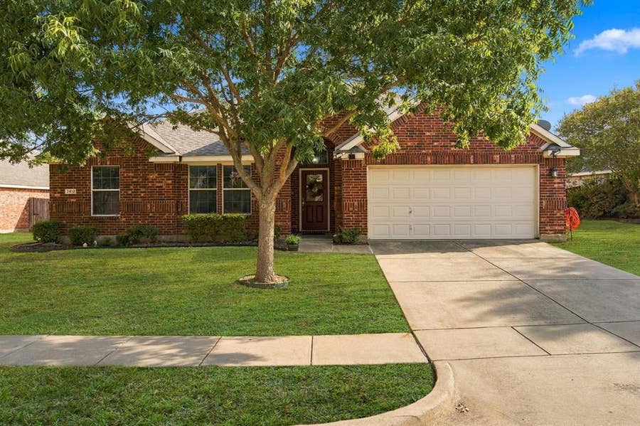 Property photo for 2412 Clubhouse Drive, Denton, TX