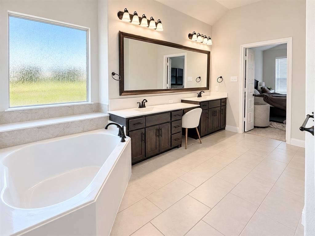 513 River Bank Court, Granbury, TX 76049