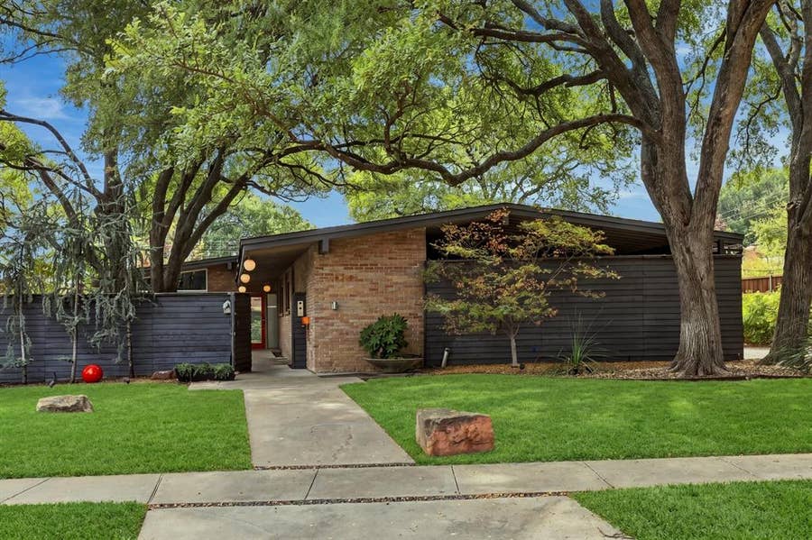 Property photo for 6216 Town Hill Lane, Dallas, TX