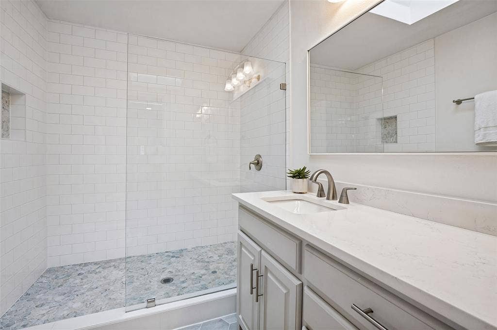 5947 Marquita Avenue, Dallas, TX 75206 5947 Marquita Avenue, Dallas, TX 75206