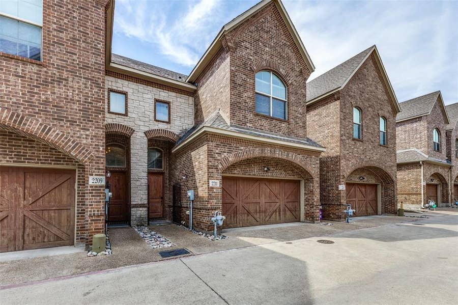 Property photo for 2211 Eriksson Lane, Dallas, TX