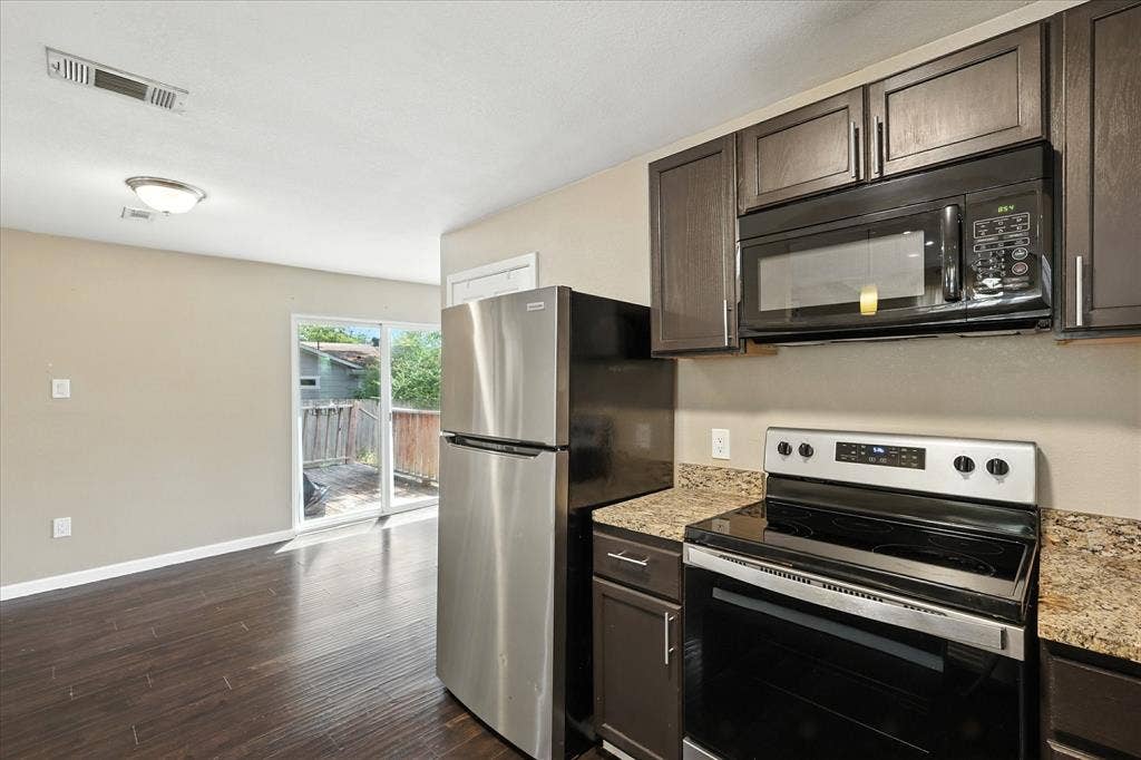 7243 Ash Street, Frisco, TX 75034 7243 Ash Street, Frisco, TX 75034
