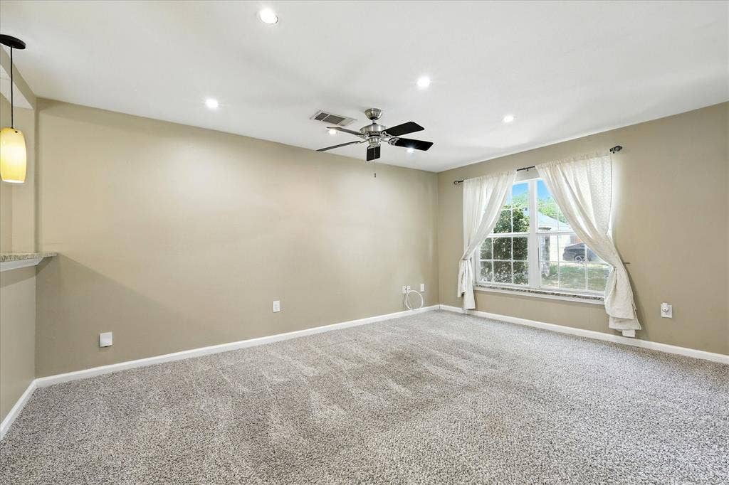 7243 Ash Street, Frisco, TX 75034 7243 Ash Street, Frisco, TX 75034