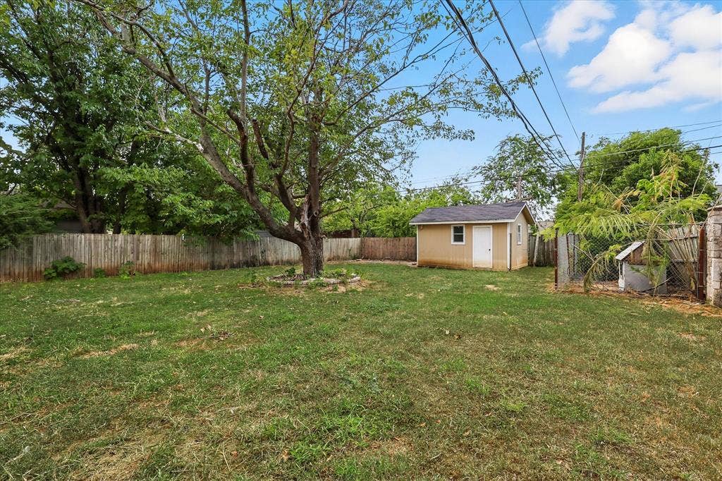 7243 Ash Street, Frisco, TX 75034 7243 Ash Street, Frisco, TX 75034