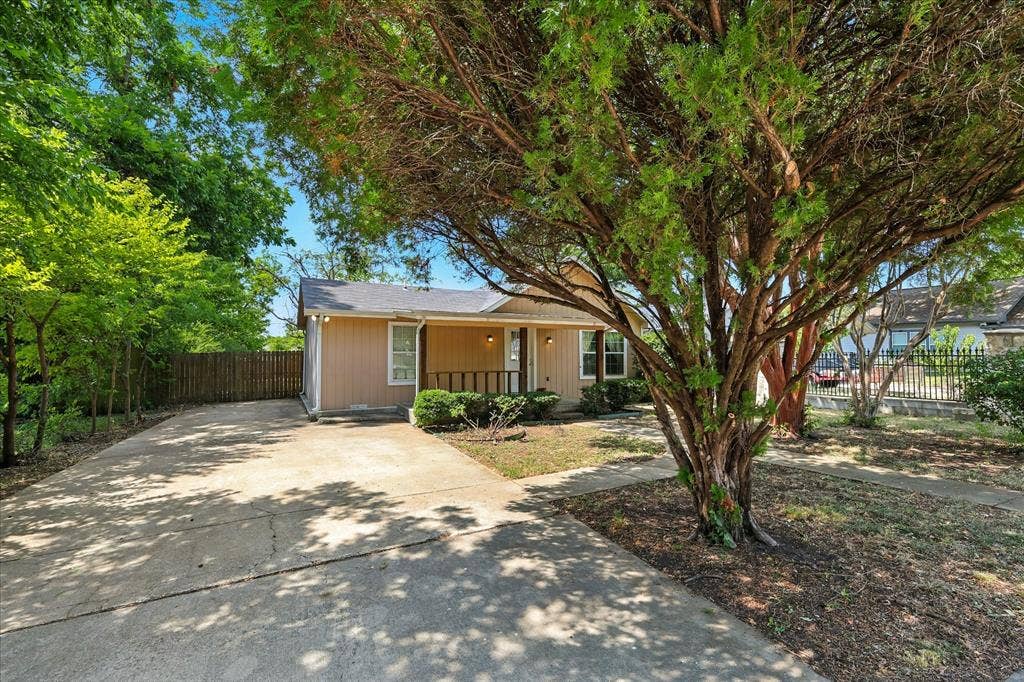 7243 Ash Street, Frisco, TX 75034 7243 Ash Street, Frisco, TX 75034