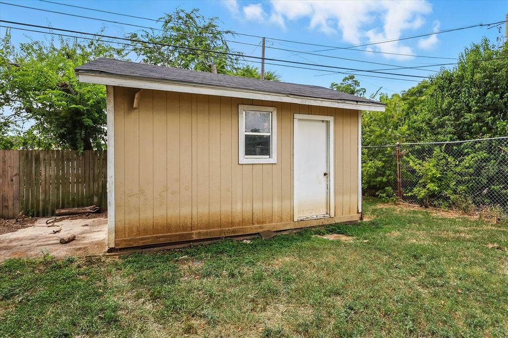 7243 Ash Street, Frisco, TX 75034 7243 Ash Street, Frisco, TX 75034