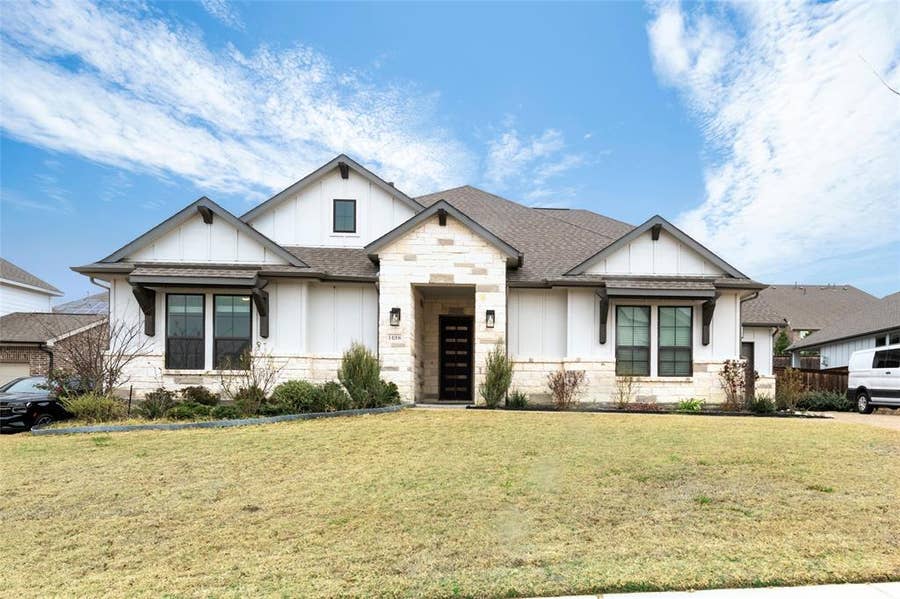 Property photo for 1420 Meziere Sky Drive, Wylie, TX