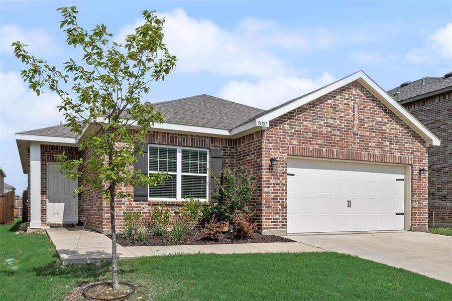 Property photo for 10357 Burnfoot Lane, Fort Worth, TX