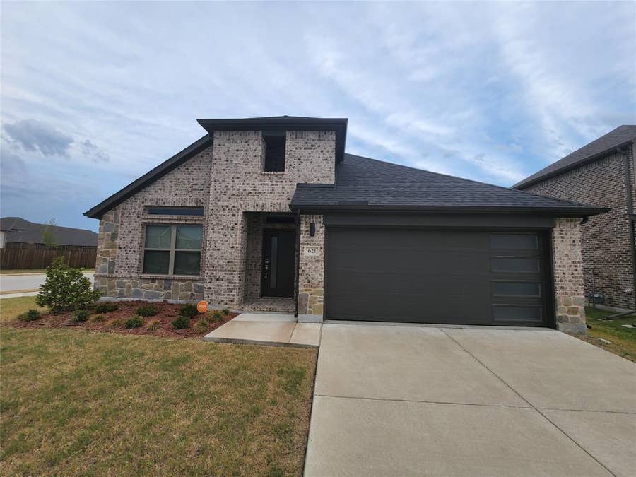 Property photo for 621 Maple Leaf Way, Princeton, TX