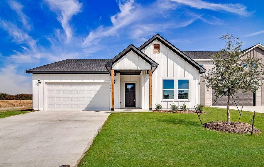Property photo for 212 Marble Creek Drive, Fort Worth, TX