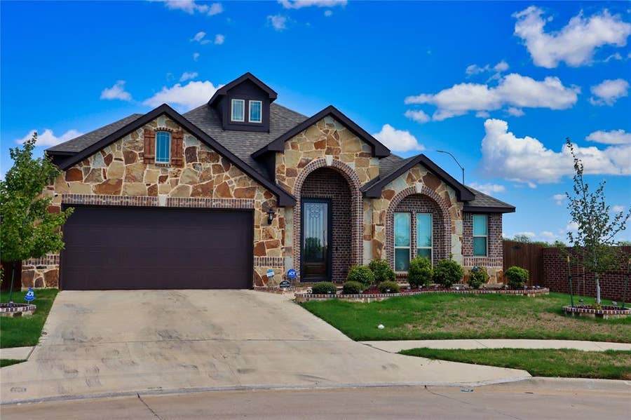 Property photo for 4100 Snowberry Lane, Fort Worth, TX