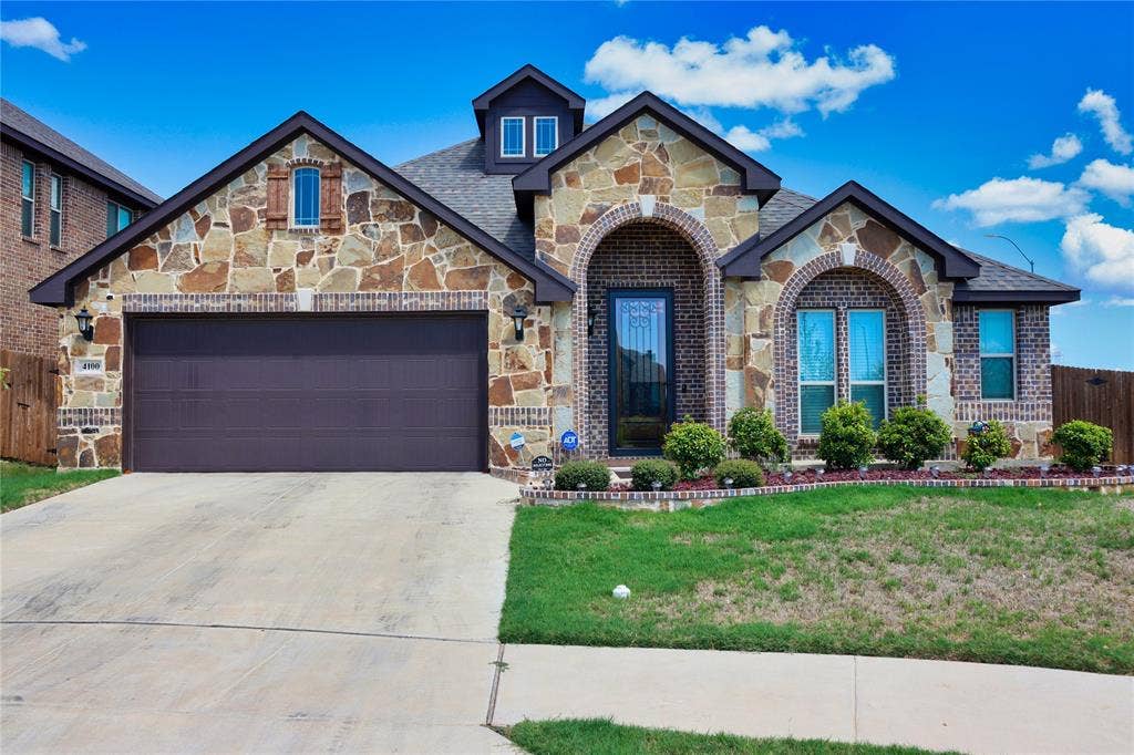 4100 Snowberry Lane, Fort Worth, TX 76036