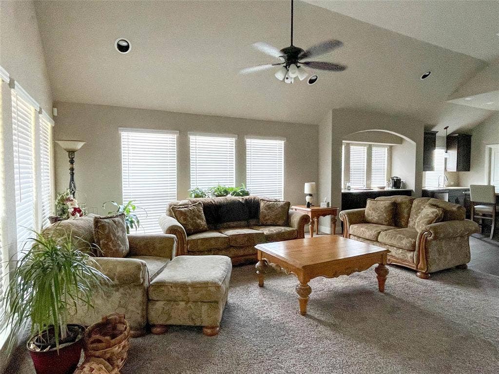 4100 Snowberry Lane, Fort Worth, TX 76036