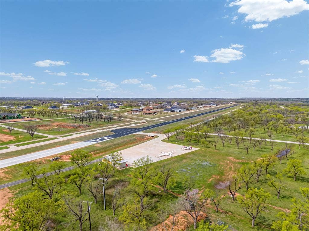 1031 E Landings N, Granbury, TX 76049