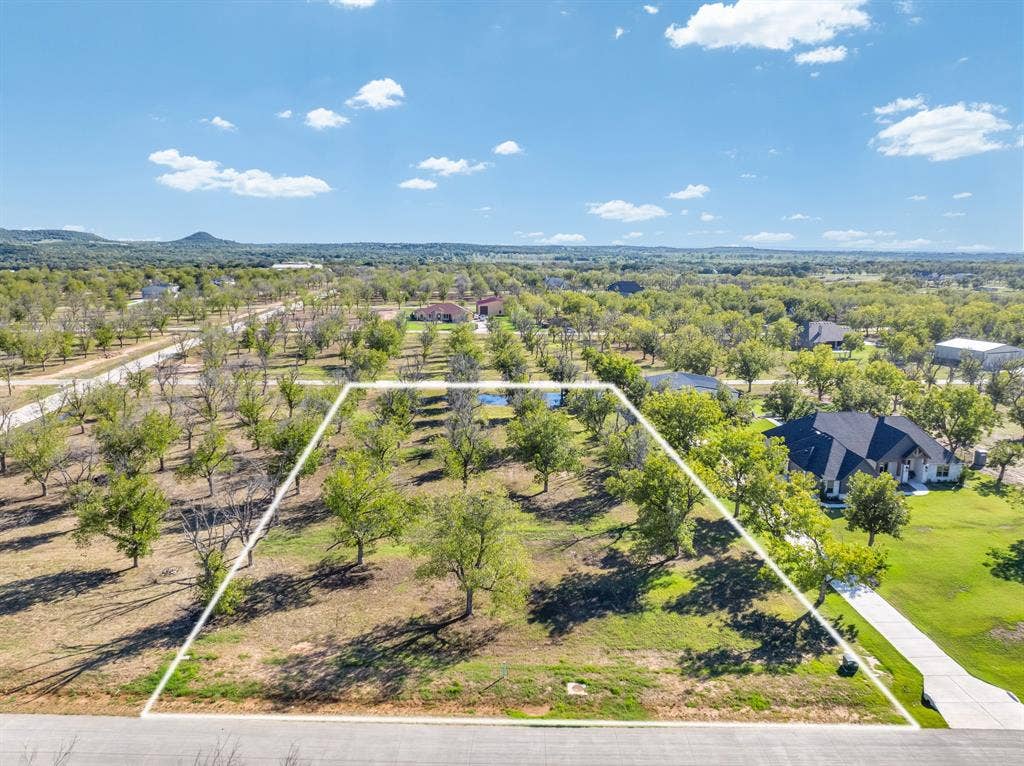 1031 E Landings N, Granbury, TX 76049