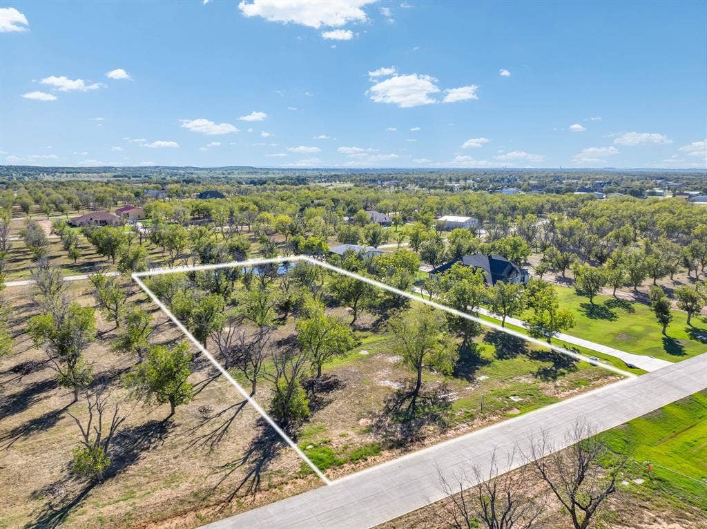1031 E Landings N, Granbury, TX 76049