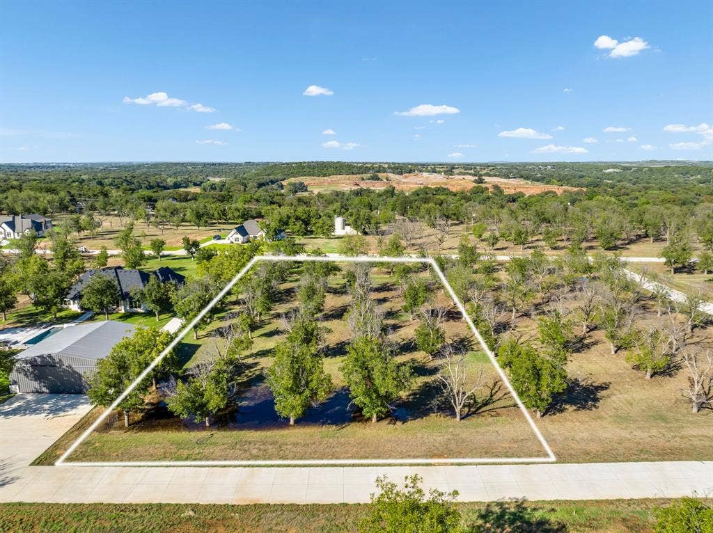 1031 E Landings N, Granbury, TX 76049
