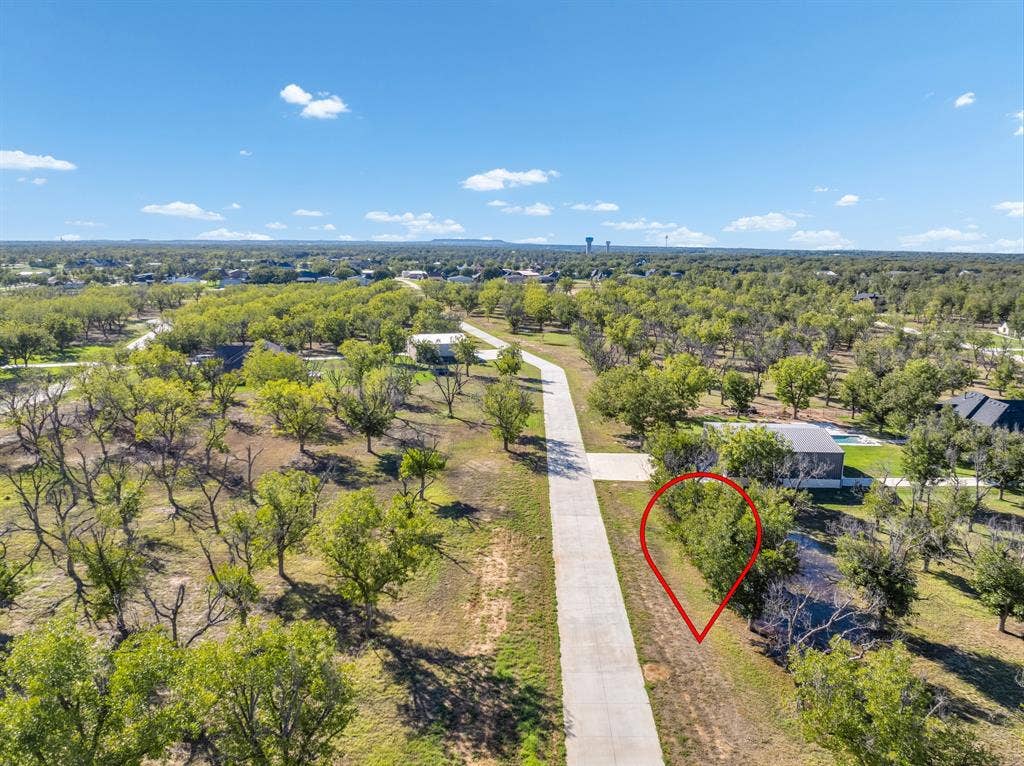 1031 E Landings N, Granbury, TX 76049