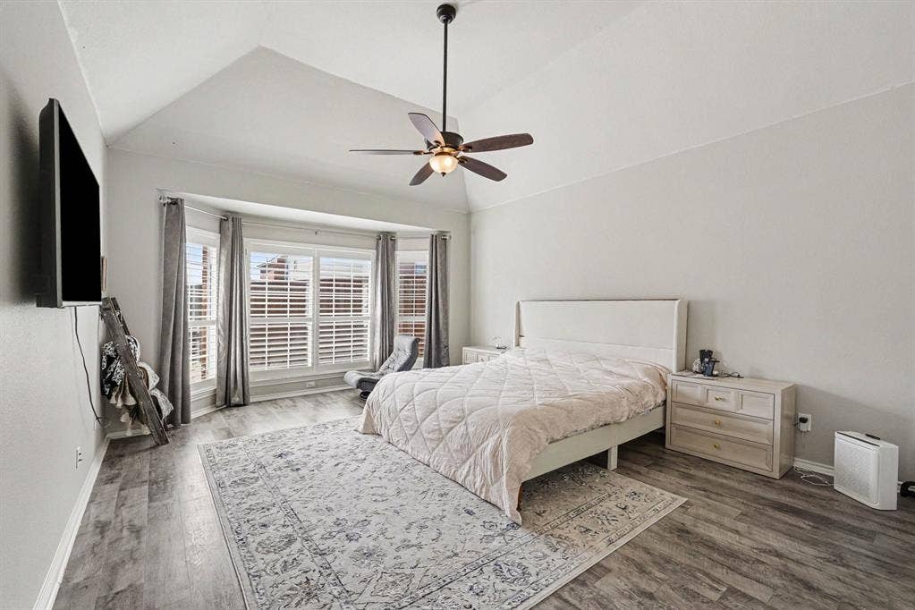 2912 Barksdale Drive, Plano, TX 75025 Master bedroom with high ceilings